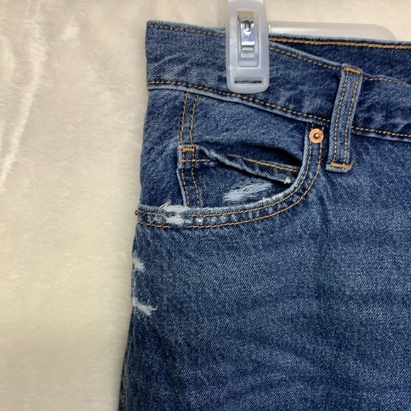 Old Navy Extra High-Rise Sky-High Straight Distressed Jeans - Picture 8 of 14
